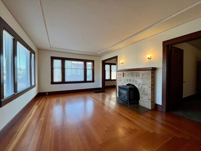 Photo - Cozy 1 bedroom, 1 bathroom home, conveniently located!