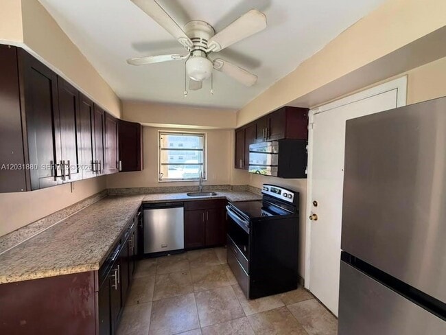 Photo - 1450 NE 191st St Unit 106