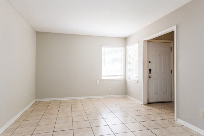 Photo - 807 Sulphur St