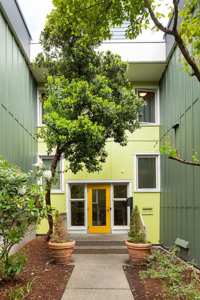 Photo - Mary Ruth Manor