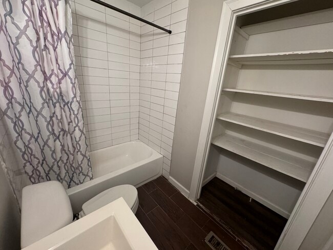 Photo - 615 W 34th St