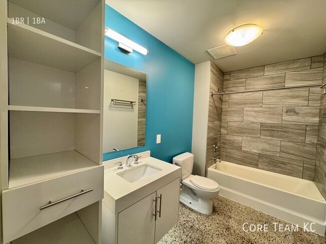 Photo - 306 E 12th St Unit 611