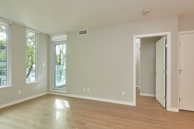 Photo - 205-2888 Cambie Unit 205