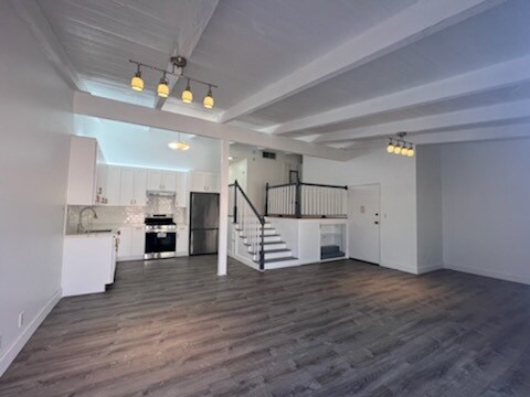 Photo - 7924 Woodman Ave Unit 20