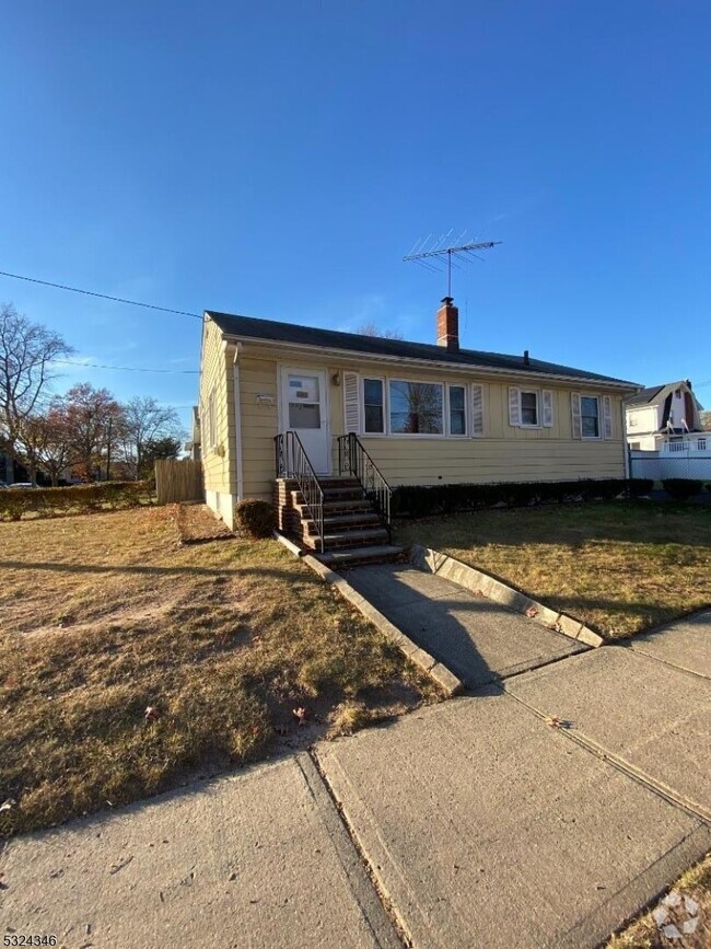 Building Photo - 1052 Jefferson Ave Rental