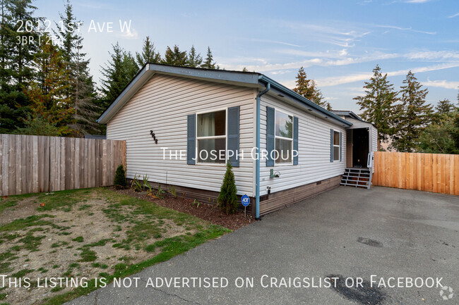 Building Photo - Bremerton 3 bed with view of Sinclair Inlet Rental