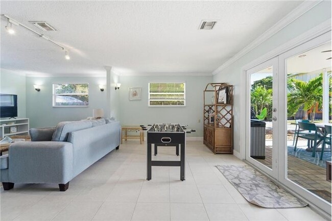 Photo - 1424 Willow Rd