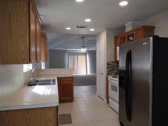 Photo - 16882 Blue Jay St