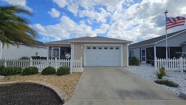 Photo - 2552 Red Cedar Ln
