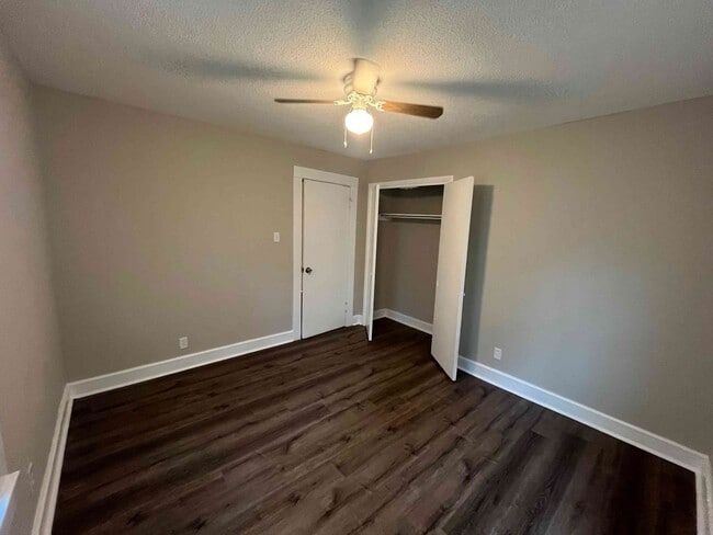 Photo - 603 Rock St SE