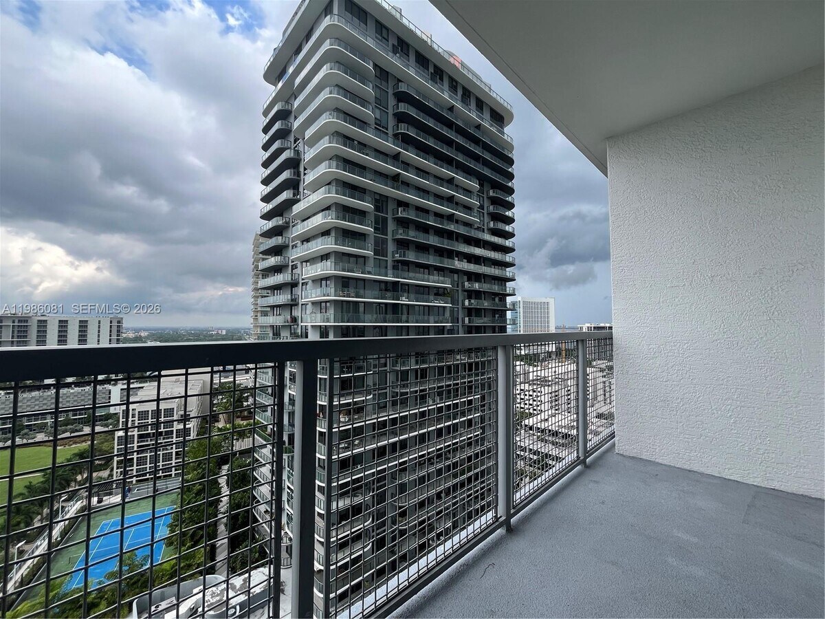 Photo - 3301 NE 1st Ave Unidad H1810