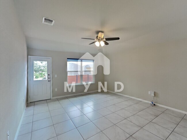 Photo - 2015 Grow Lane