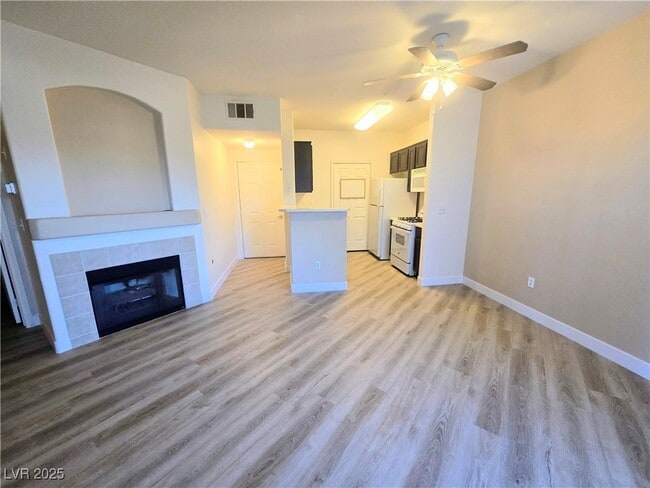 Building Photo - 7123 S Durango Dr Unit 104