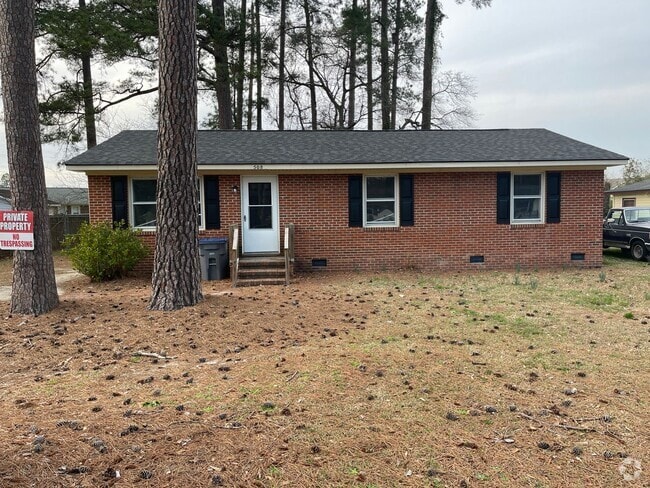 Building Photo - COMING SOON - 4 Bedroom Brick House - Vouc...