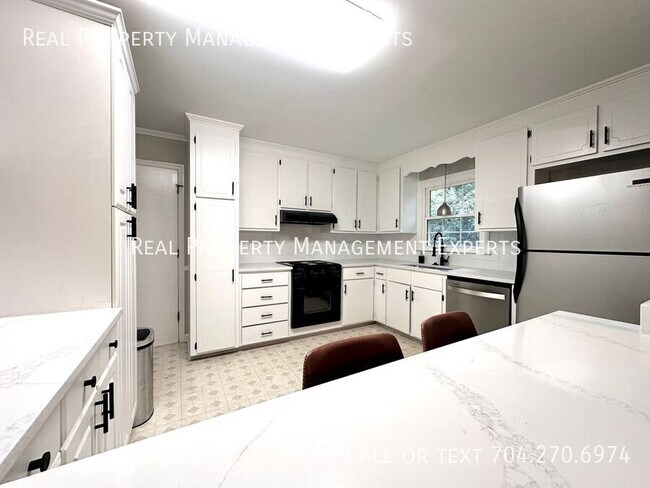 Photo - 3311 Tyrone Dr