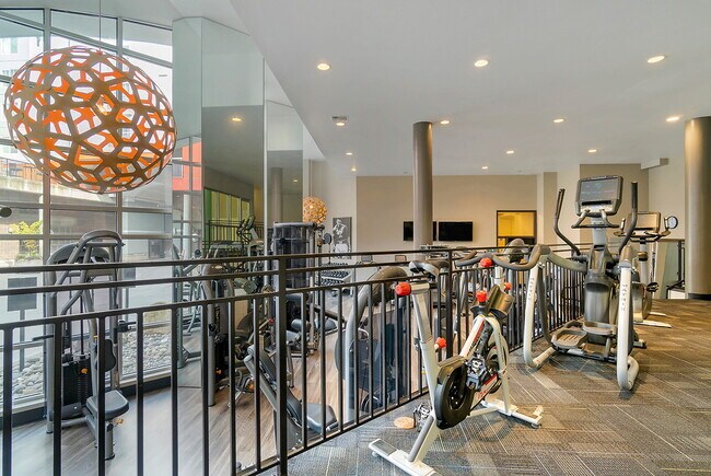 Photo - Fountain Court