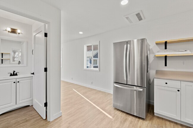 Photo - 2016 S Ingersoll Pl