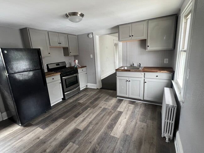 Building Photo - 4509 Ritchie Hwy Unit B