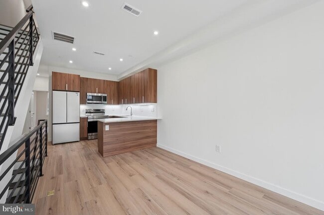 Building Photo - 2209 N Franklin St Rental