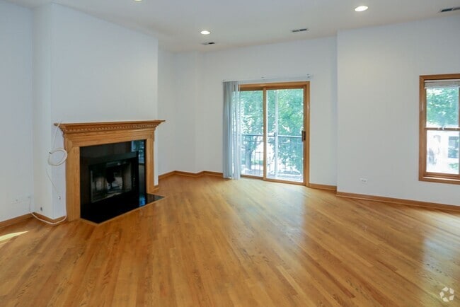 Building Photo - 2722 N Wayne Ave Unit 2719-2S Rental