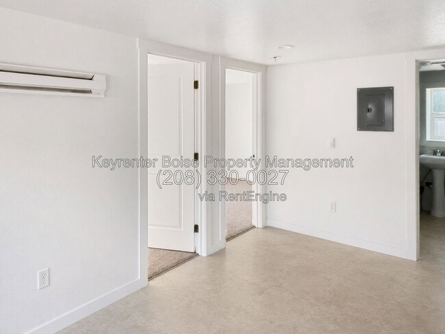 Photo - 611 20th Ave N