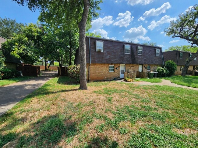 Building Photo - 7604 Bridges Ave Unit 7604 Bridges B