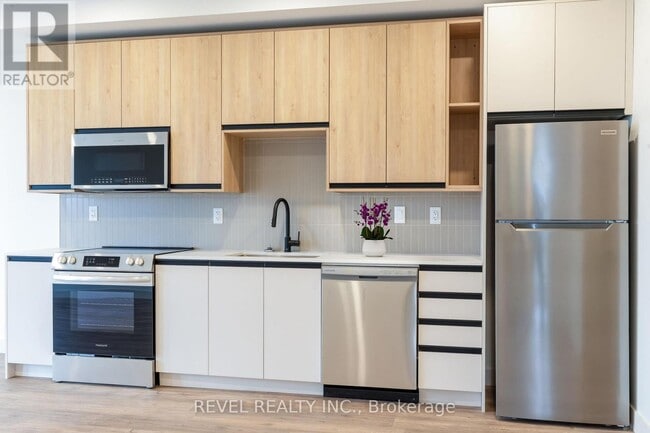 Photo - 4390 Hillview Dr Unit 301