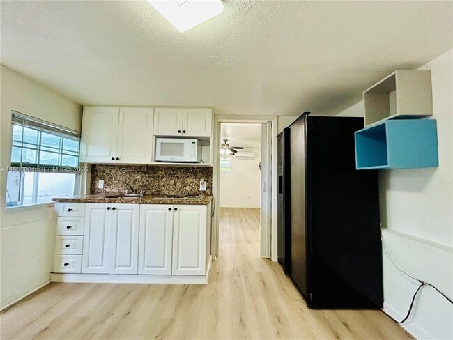 Photo - 880 SE 4th Pl Unit 1