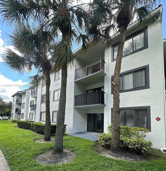 Photo - 9122 W Atlantic Blvd Condominio Unidad 732