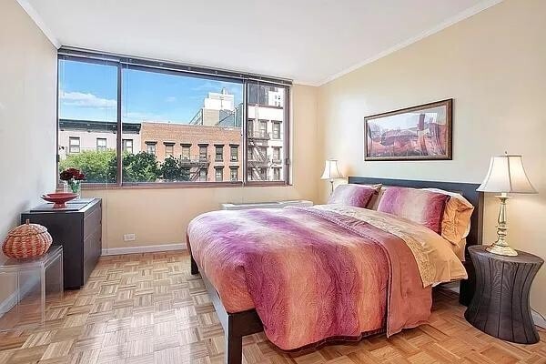 393 W 49th St Unit 4K