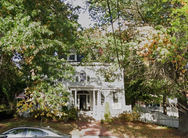 Building Photo - 747 Washington St