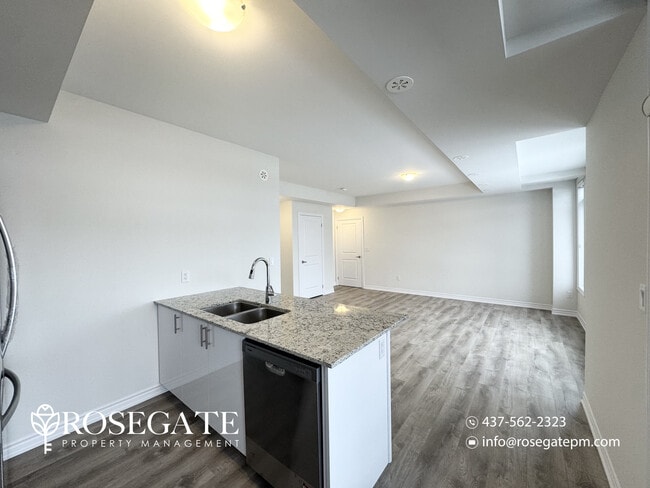 Photo - Beautiful 3-Bedroom Townhouse with Garage, Driveway Parking & Private Outdoor Space in Caledon