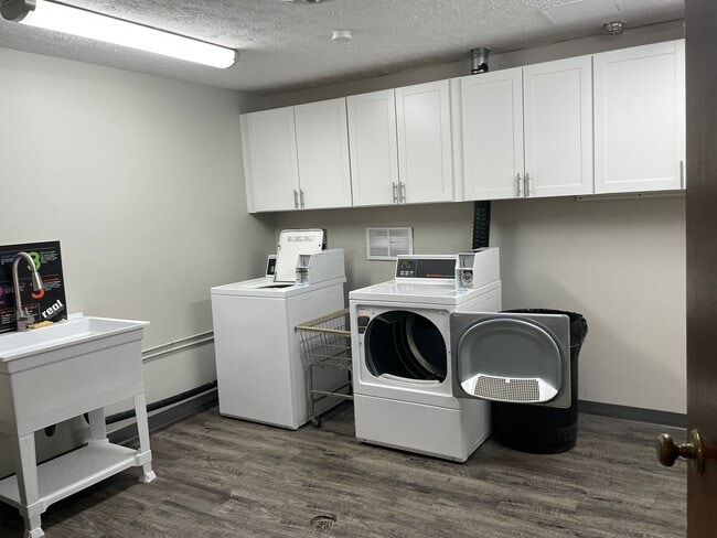 201 Rose Ln St SW Unit 205