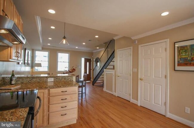 Photo - 1649 Kramer St NE