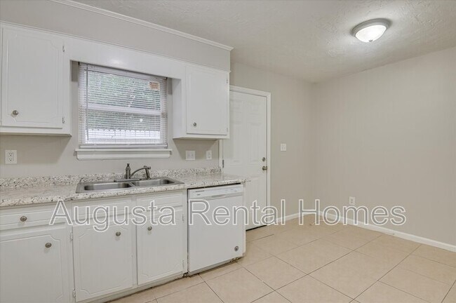 Photo - 140 Chalet North CT