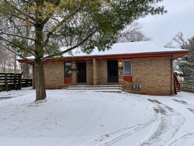 Building Photo - 219 Bell Ave Unit 219 Bell Rental