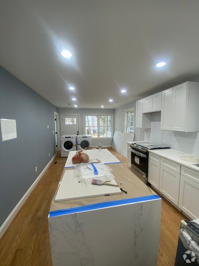 Building Photo - 68 Dimick St Unit 1 Rental