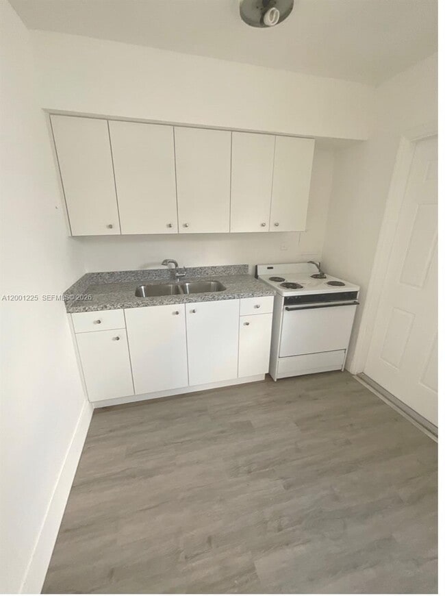 Photo - 2410 NW 11th St Unidad 0