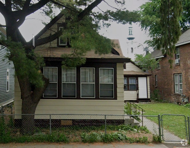 Building Photo - 571 Charles Ave Rental