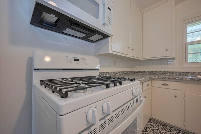 Photo - 5513 Fairdale Ln