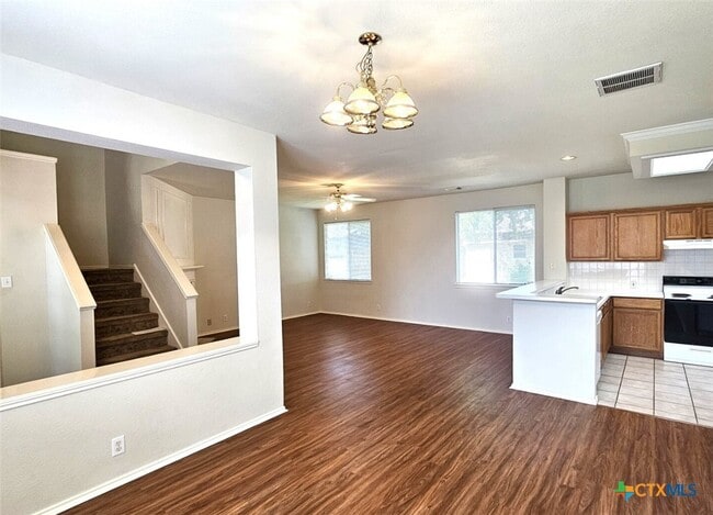 Building Photo - 237 Tapwood Ln Rental