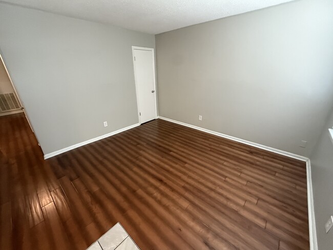 Photo - 4004 Clio Ave