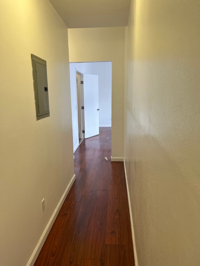 Hallway - 2445 Telegraph Ave Unit Apt 204