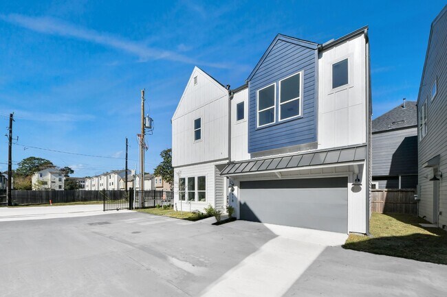 Photo - 8917 Laverne Shumard Ln