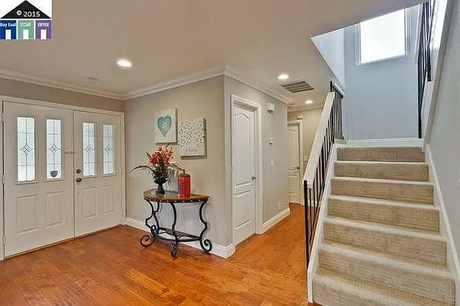 Photo - 845 Glenhill Dr House