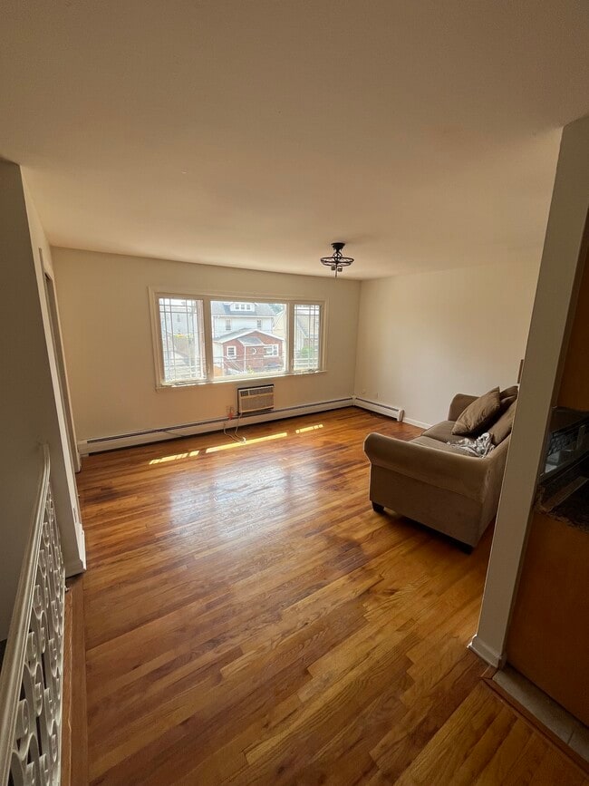 Building Photo - 88 Harper Ave Unit 88.2 Rental