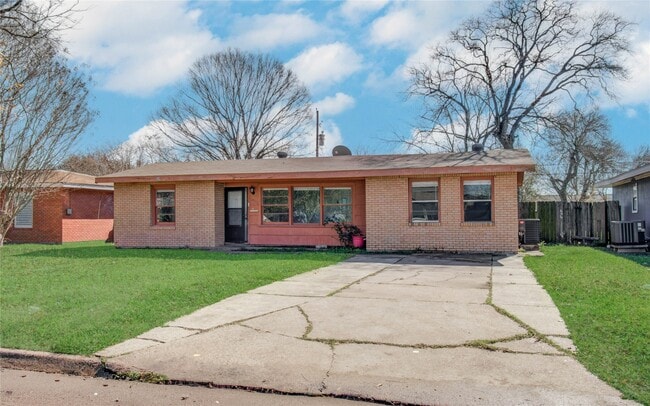 Photo - 1913 2nd Ave N