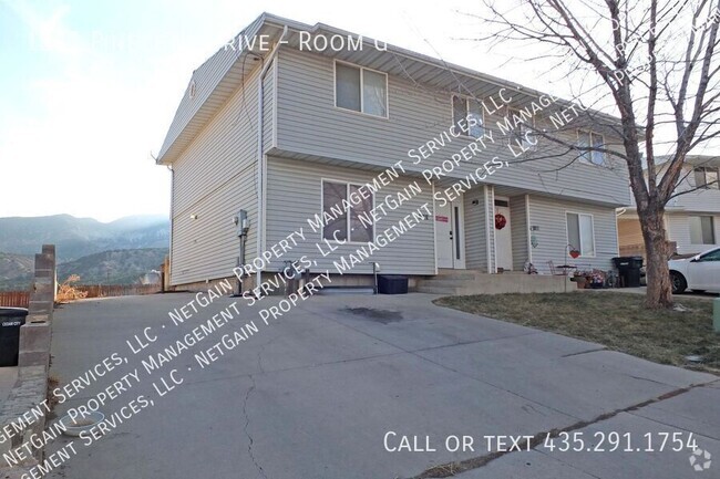 Building Photo - 25/26 School Year Female Student Housing Unit Room G Rental