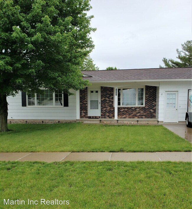3 br, 2 bath House - 5837 Applewood Dr - 3 br, 2 bath House - 5837 Applewood Dr