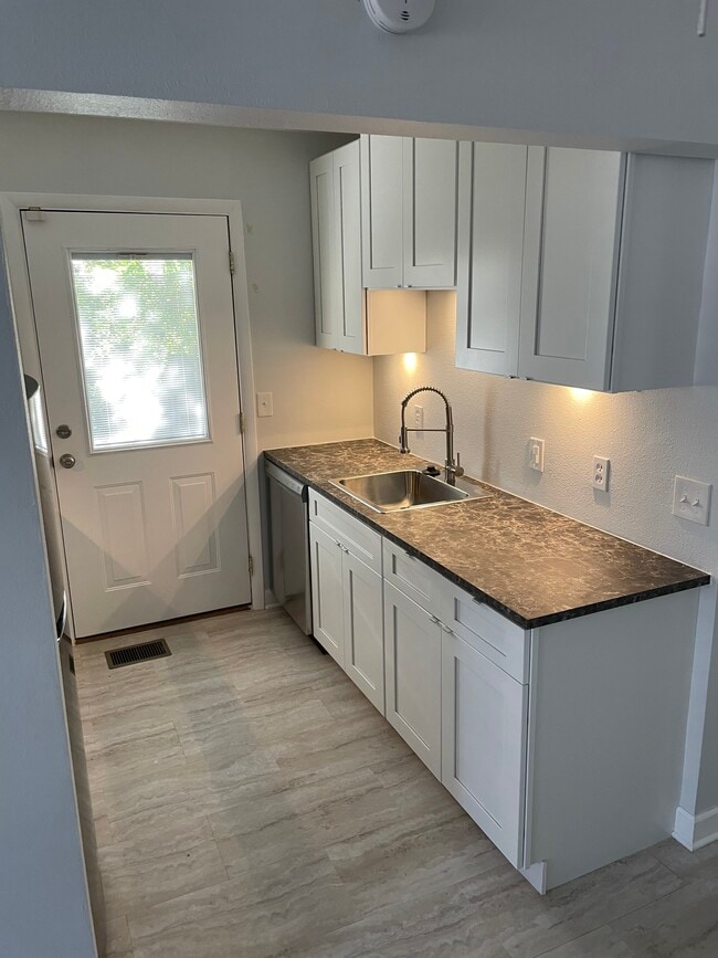 Photo - 238 E Harding St